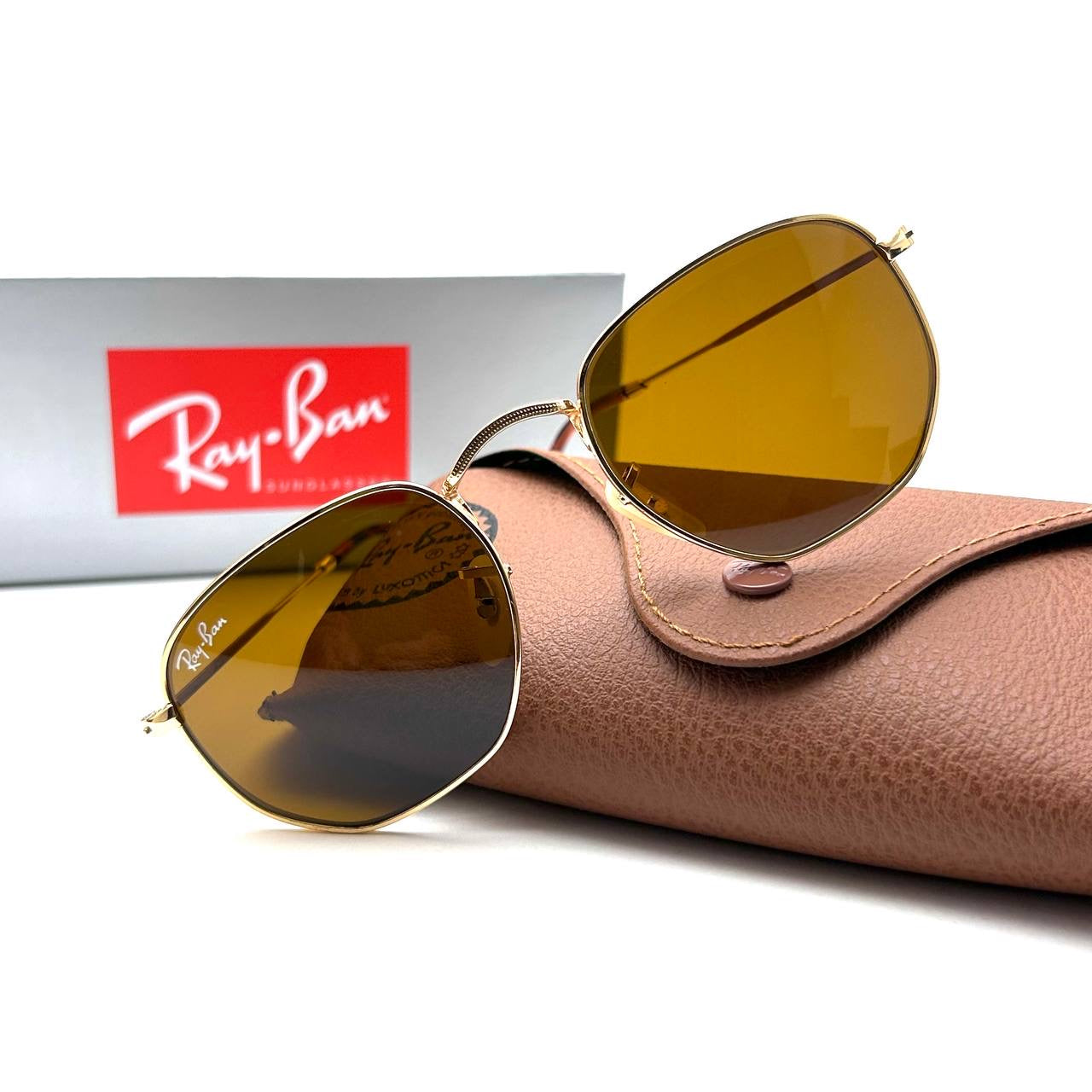 Ray-Ban RB3689 – Gold & Amber