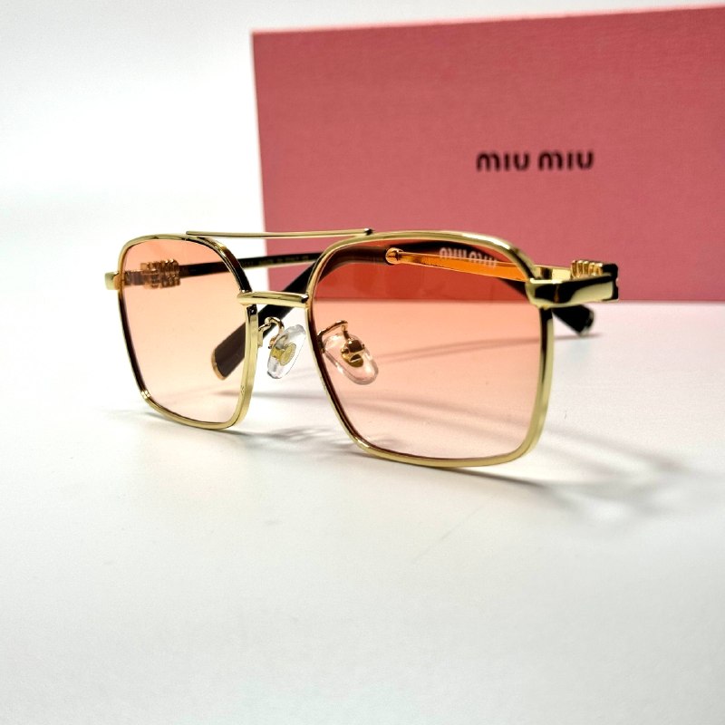 Miu Miu Rectangular SMU 54Y – Gold Pink Gradient women's sunglasses Lebanon - ChronoVault - view 4