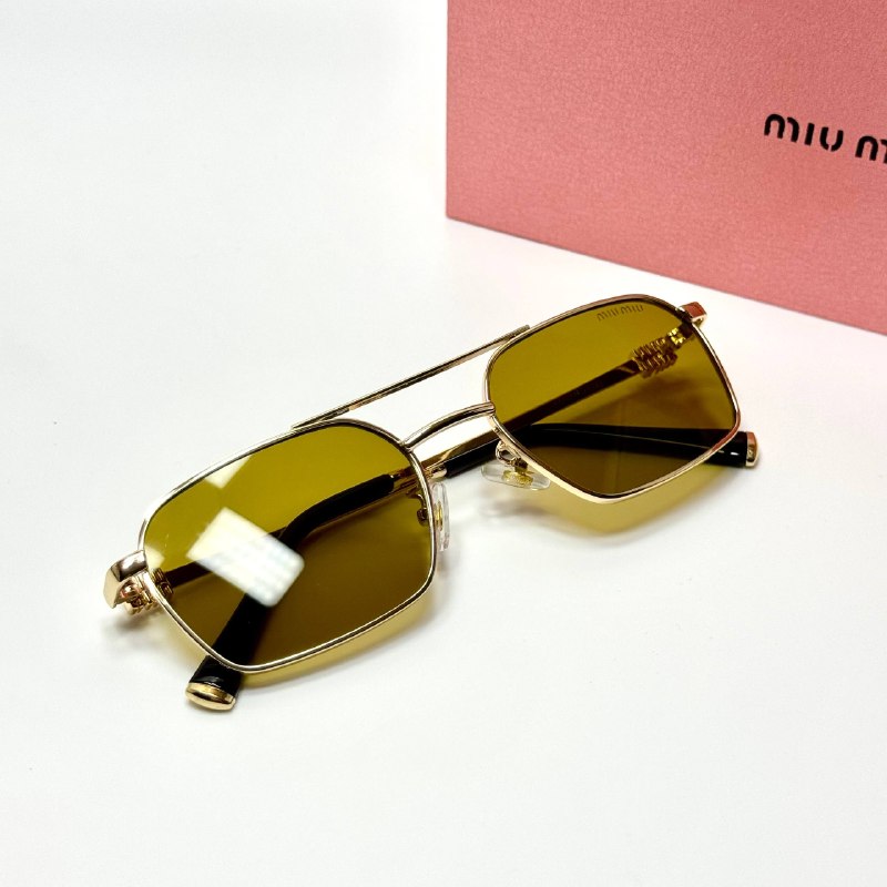 Miu Miu Rectangular SMU 54Y – Gold Yellow women's sunglasses Lebanon - ChronoVault - view 4