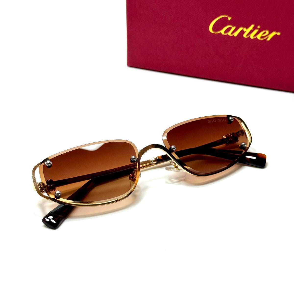 Miu Miu Geometric SMU 11ZS – Gold Brown Gradient women's sunglasses Lebanon - ChronoVault - view 3