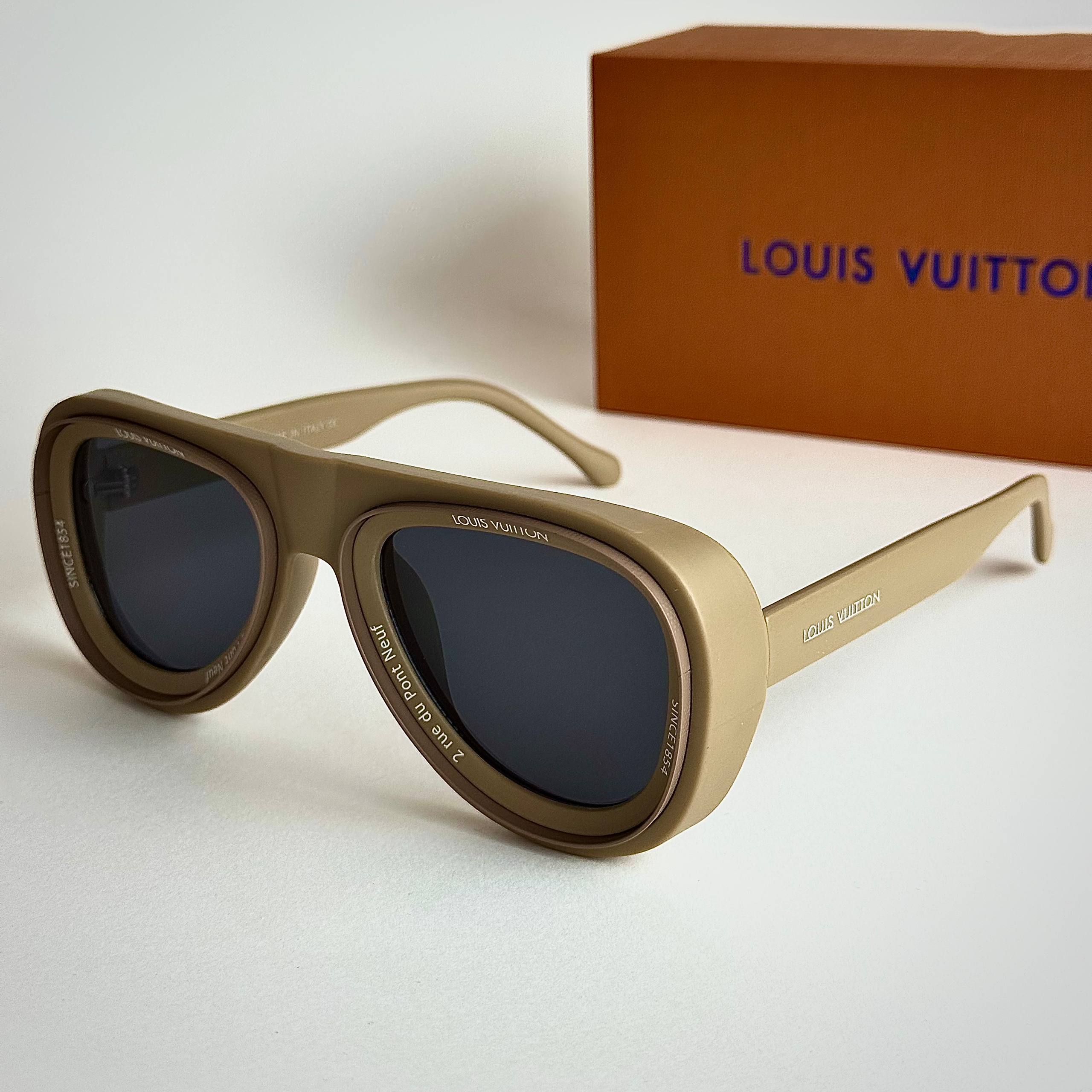Louis Vuitton Pilot Beige Sunglasses Lebanon - ChronoVault