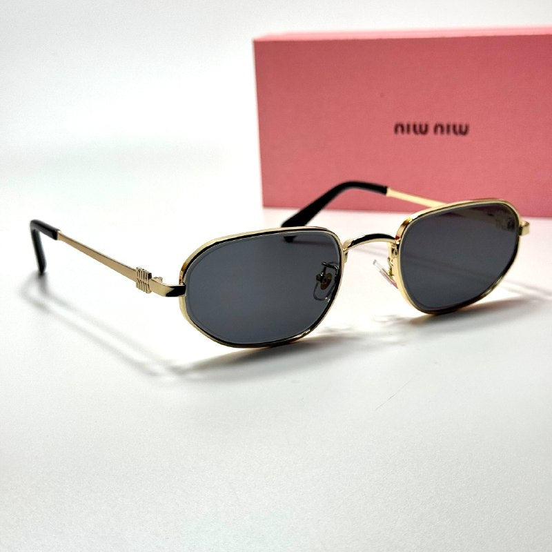 Miu Miu Geometric SMU54Y Gold Grey women's sunglasses Lebanon - polished gold-tone metal frame, dark grey lenses - ChronoVault - view 4