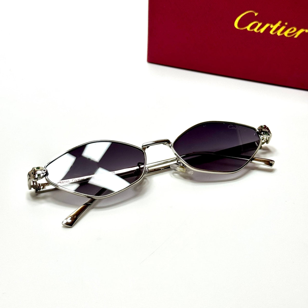 Cartier Geometric CT0456S Silver Violet unisex sunglasses Lebanon - ChronoVault - view 4