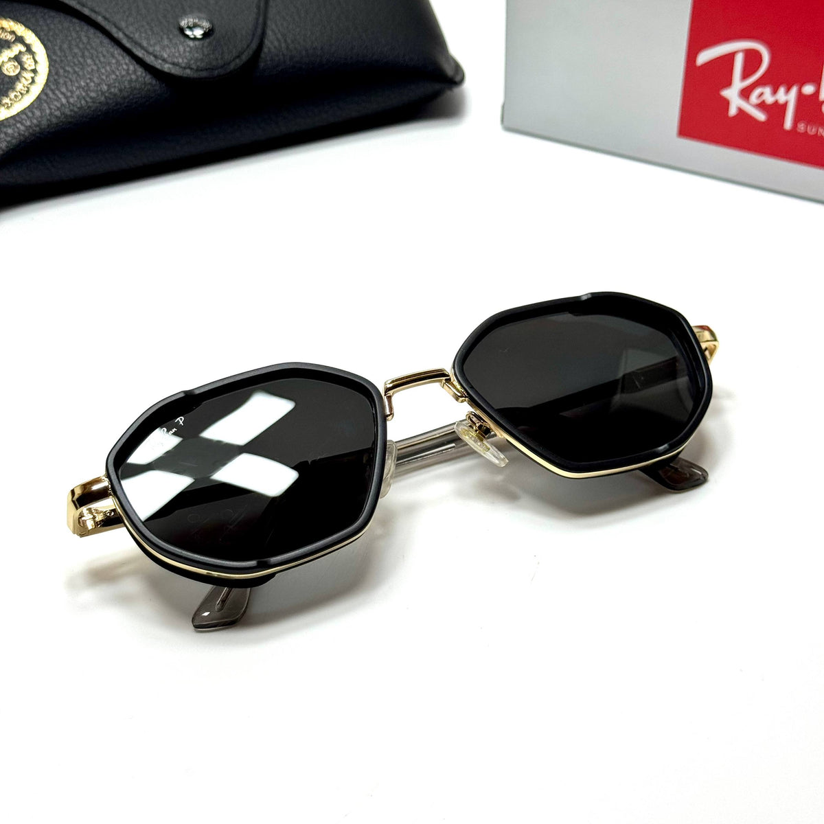 Ray-Ban Geometric RB3765 Black Gold Grey unisex sunglasses Lebanon - glossy black with gold-tone detailing frame, dark grey lenses - ChronoVault - view 3