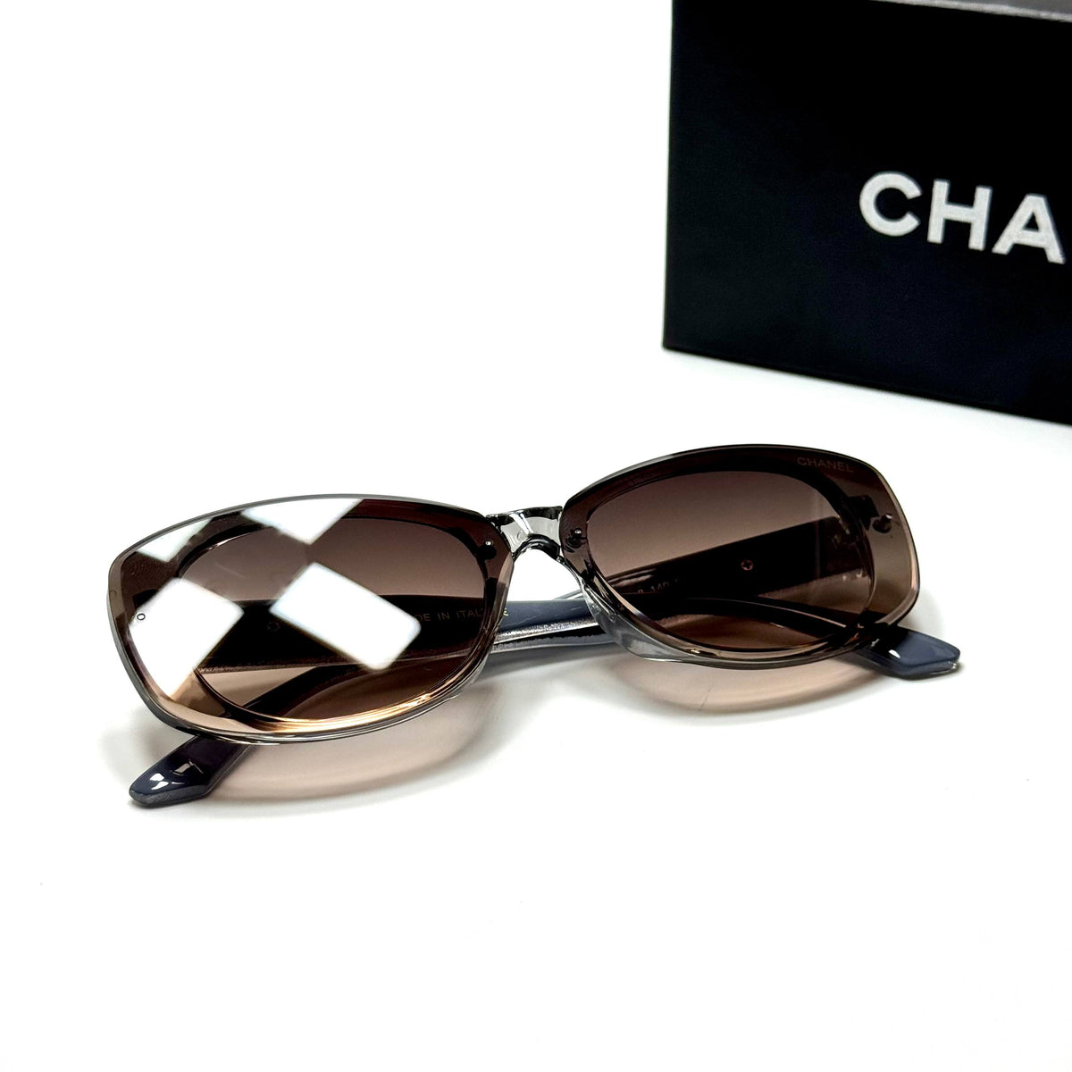 Chanel CH5487 Brown Gradient women's sunglasses Lebanon - transparent brown with wide signature temples frame, brown gradient lenses - ChronoVault - view 3