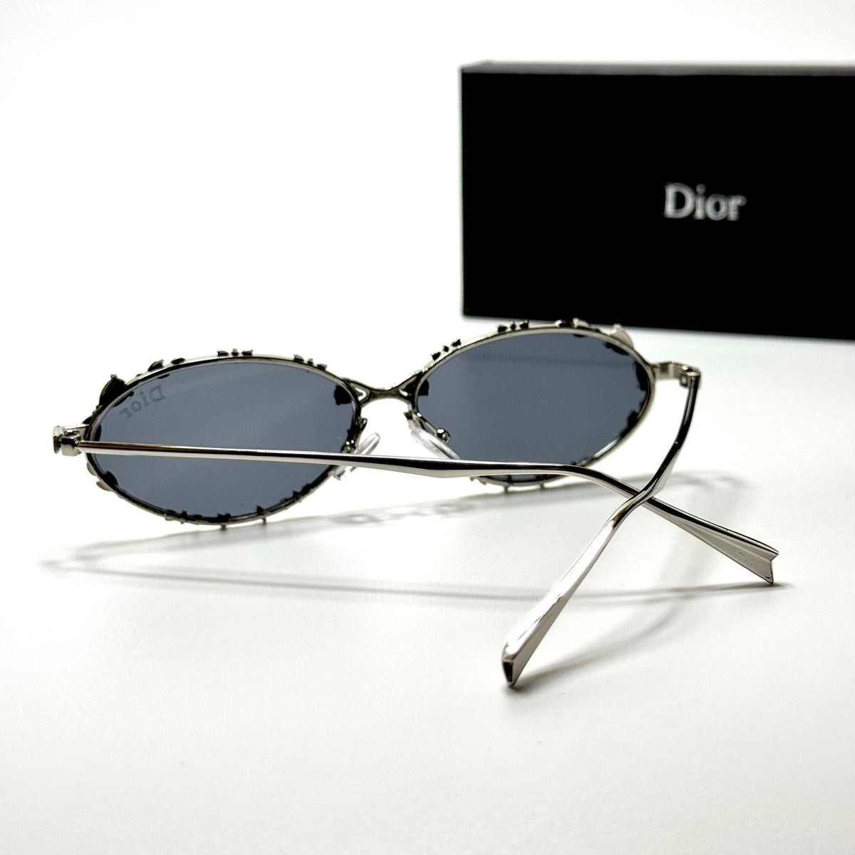 Dior Oval CD4012 Silver Black women's sunglasses Lebanon - silver-tone metal frame, grey lenses - ChronoVault - view 3