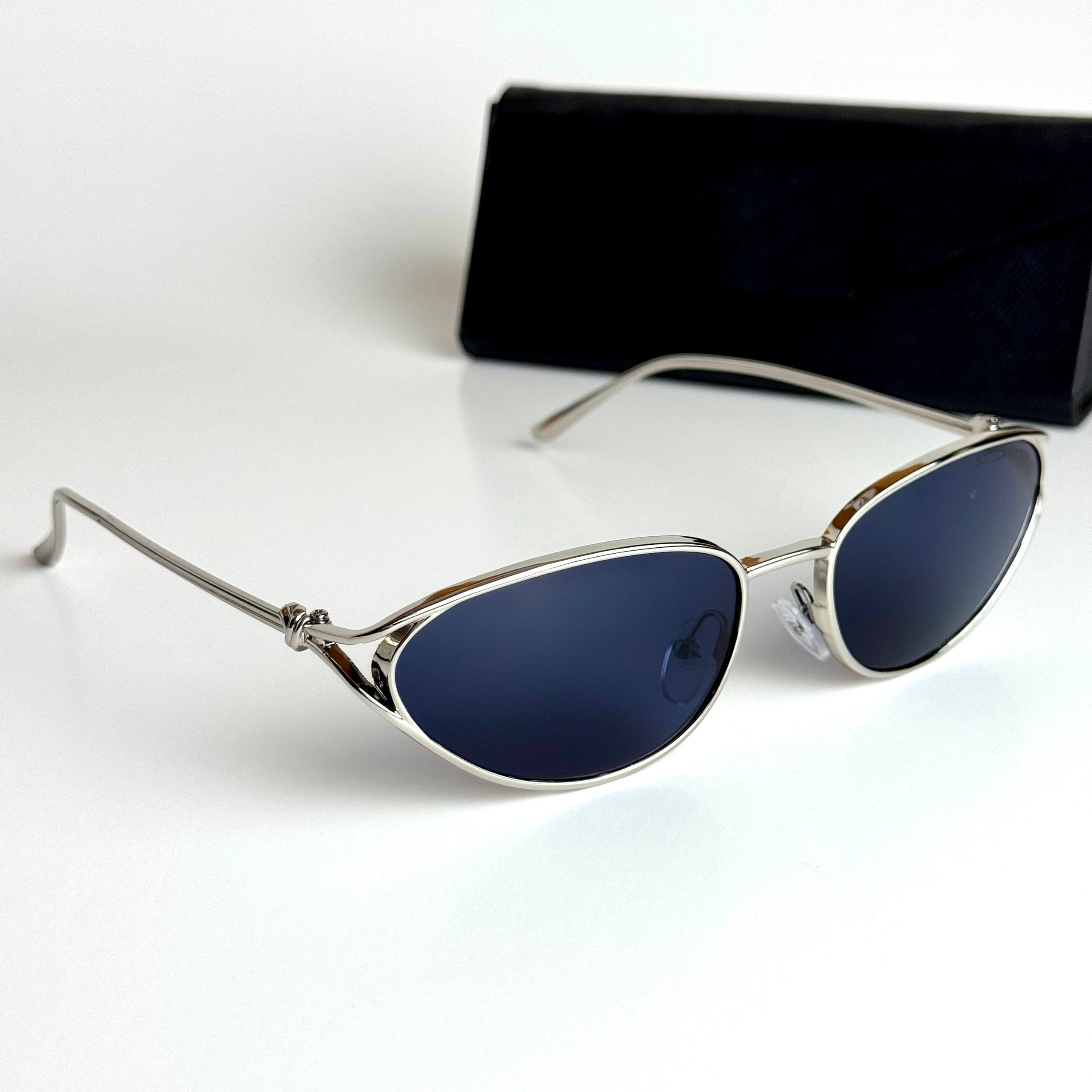 Bottega Veneta Oval - Silver Black