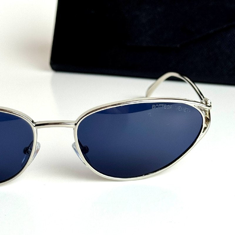 Bottega Veneta Oval - Silver Black