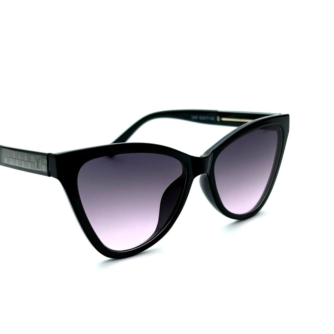 Louis Vuitton LV Cat-Eye – Gloss Black / Violet Gradient