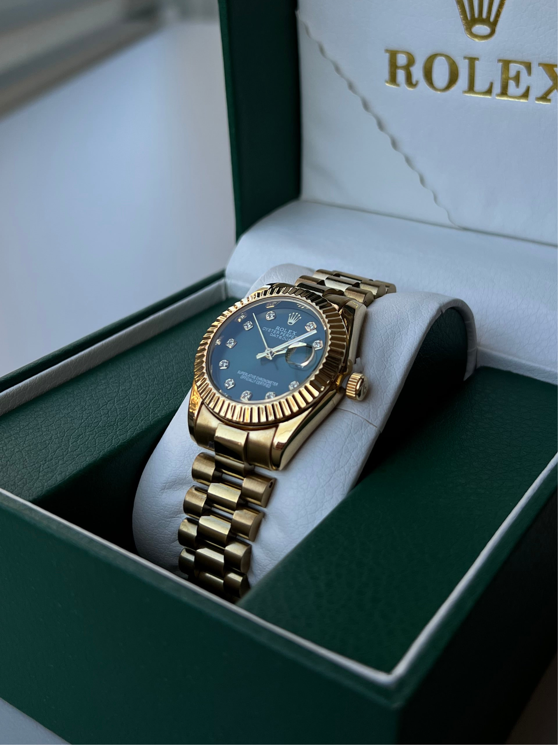 Rolex Oyster Perpetual Datejust 28mm – Gold Tone / Green Diamond Dial (For Her)
