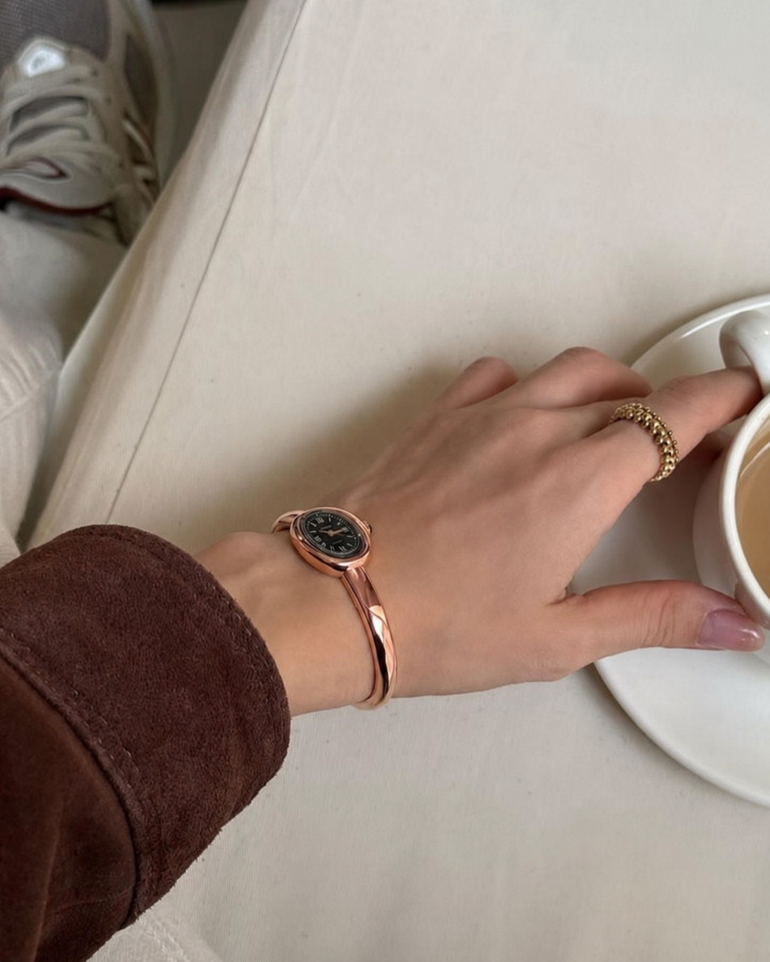 Cartier Baignoire Small Model Rose Gold Black Roman Dial Women Watch Side View Lebanon - ChronoVault