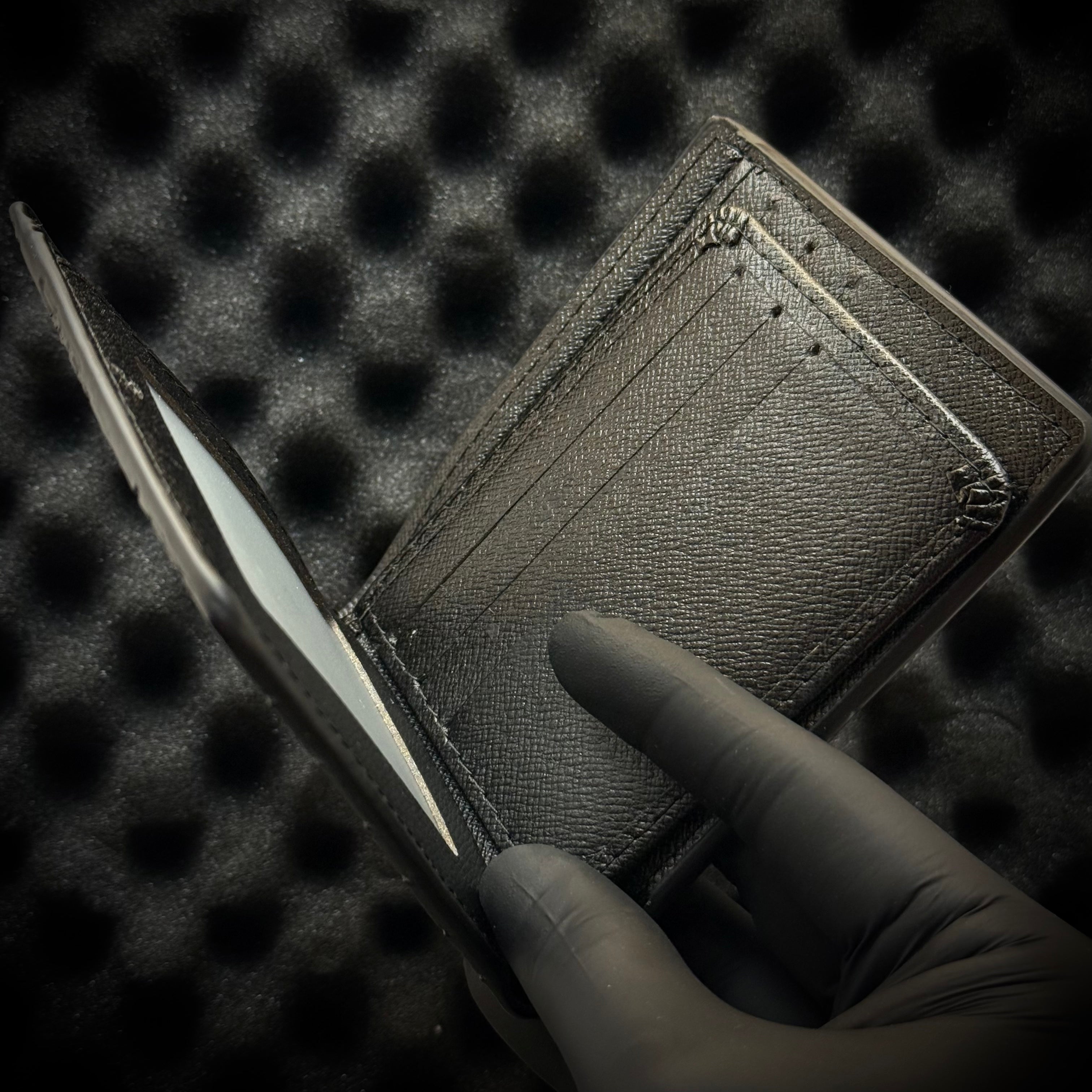 GG Stripe Wallet - Black Lebanon - ChronoVault