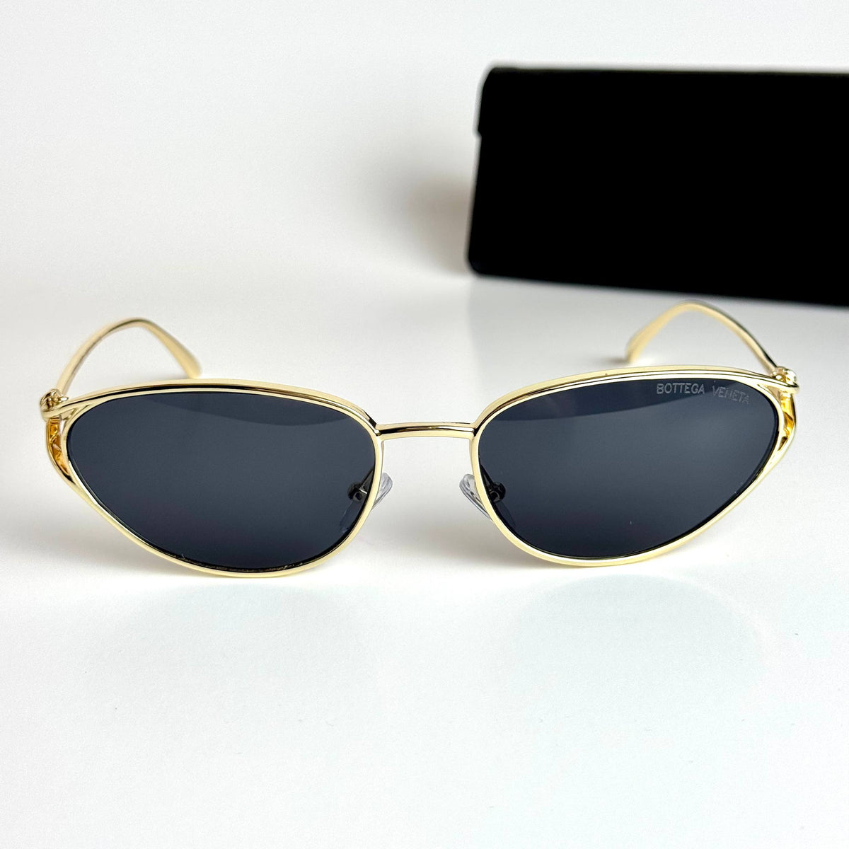 Bottega Veneta BV1357S Gold Black Sunglasses Lebanon - ChronoVault - view 4