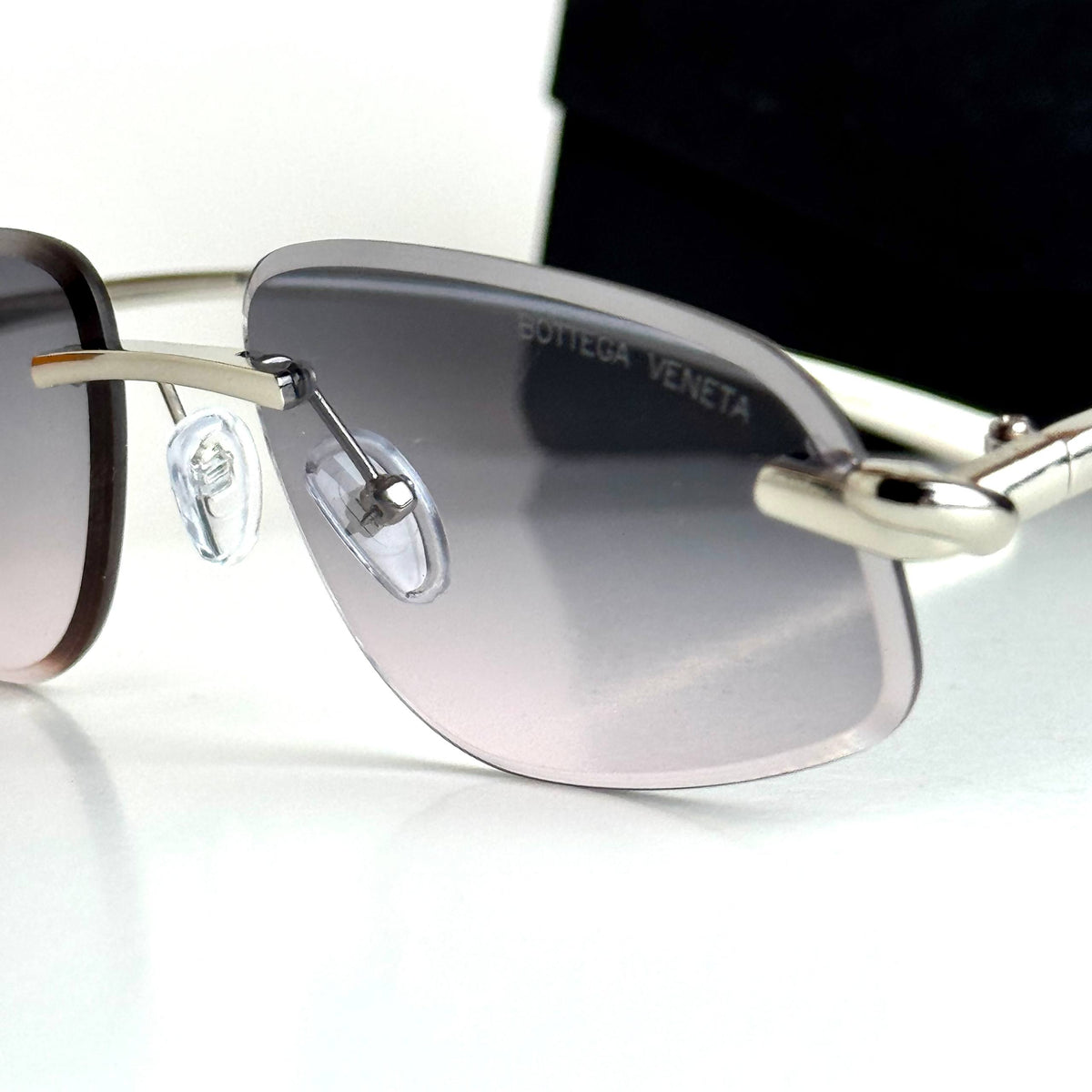 Bottega Veneta Rimless Silver Grey Gradient Sunglasses Lebanon - ChronoVault - view 4