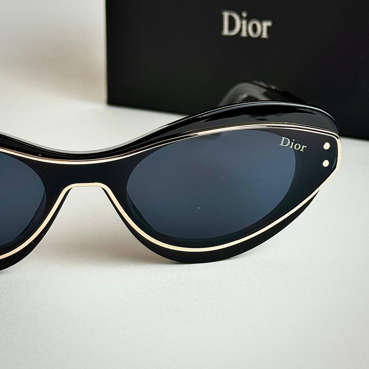 Dior Velocity Gold Black women's sunglasses Lebanon - ChronoVault - view 2