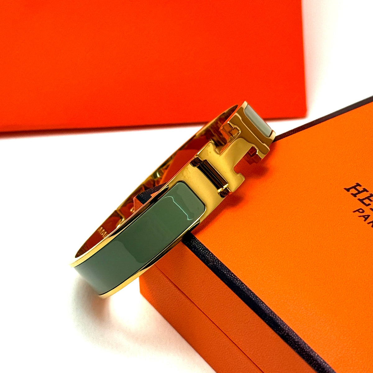 Hermes Clic H Gold Green Bracelet Front Lebanon - ChronoVault - view 3