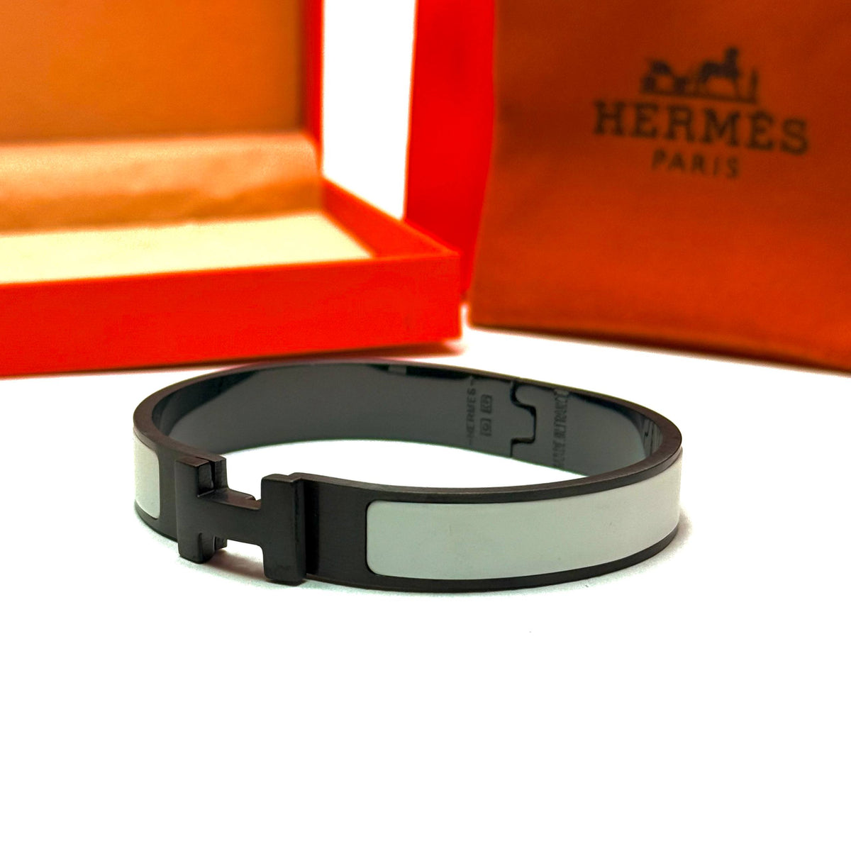 Hermes Clic H White Black Bracelet Front Lebanon - ChronoVault - view 3