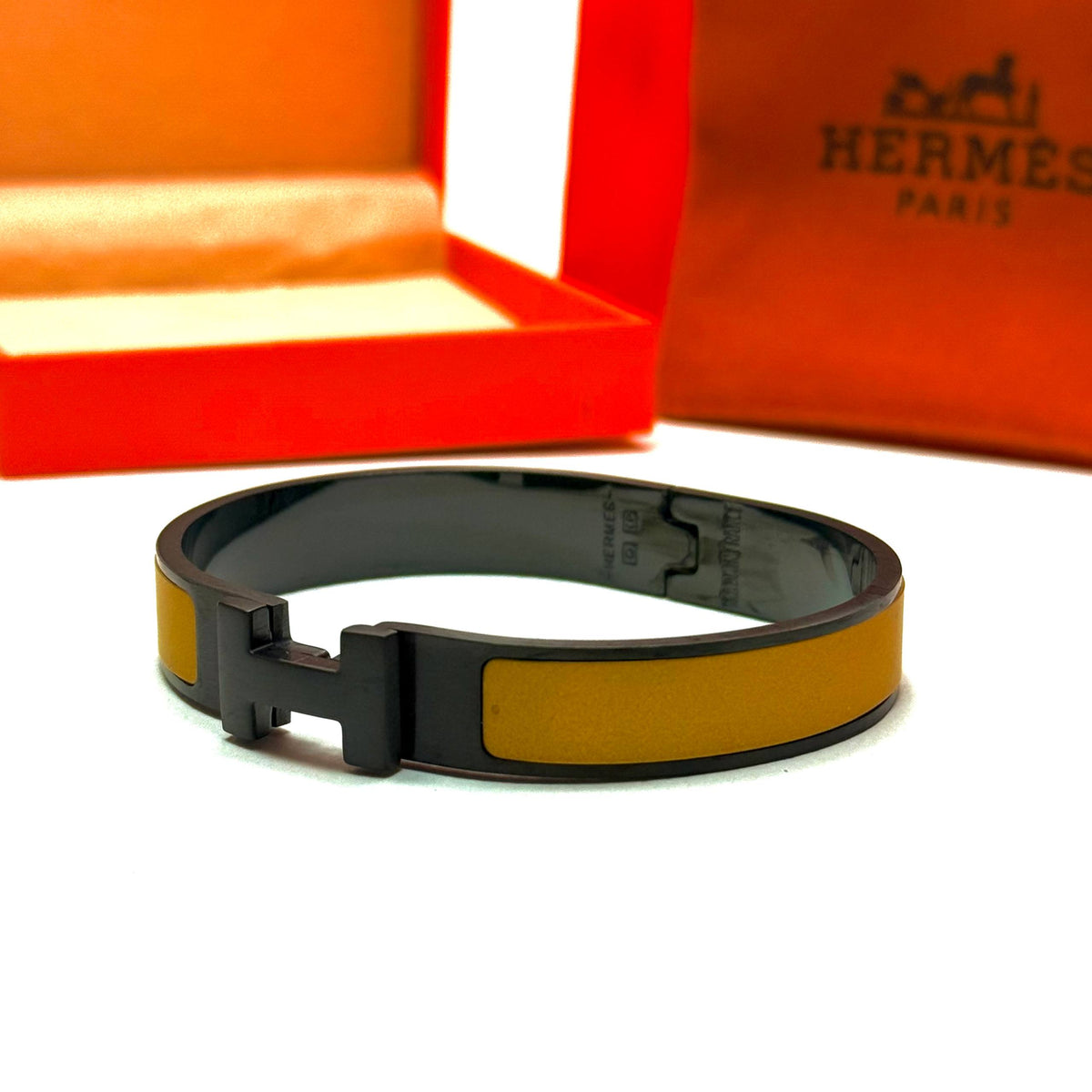 Hermes Clic H Yellow Black Bracelet Front Lebanon - ChronoVault - view 3