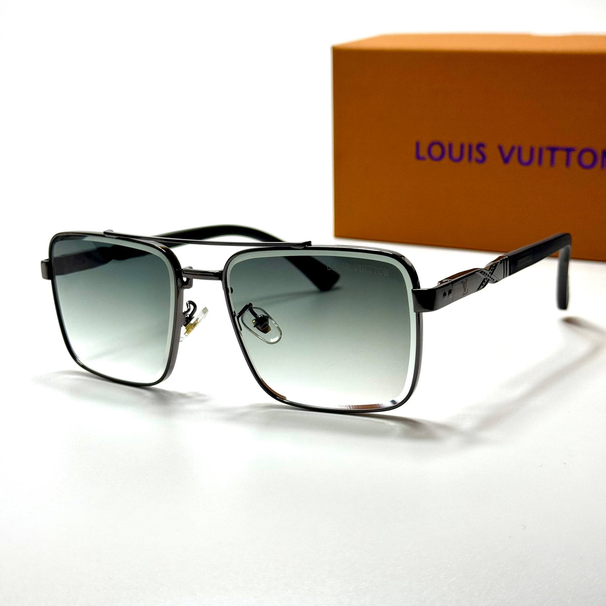 Louis Vuitton Square LV1216 Black Green Gradient unisex sunglasses Lebanon - ChronoVault