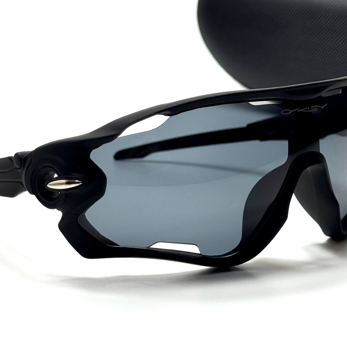 Oakley Sport OO9401 Matte Black Grey unisex sunglasses Lebanon - ChronoVault