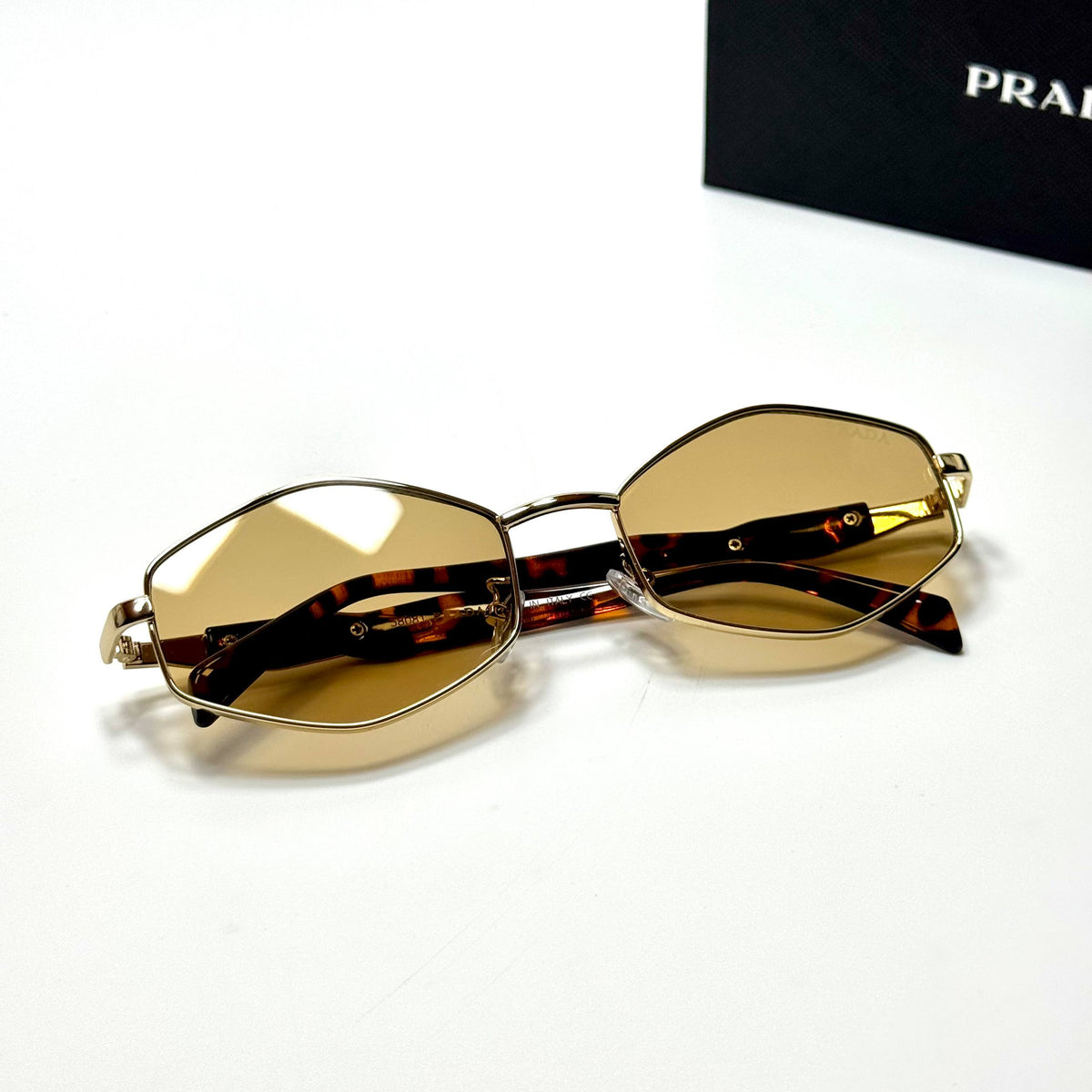 Prada Geometric PR4186 Gold Brown unisex sunglasses Lebanon - ChronoVault