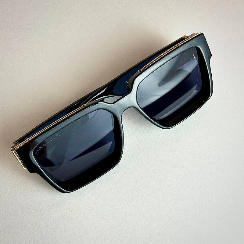 Louis Vuitton Prestige Black Gold Sunglasses Lebanon - ChronoVault - view 5