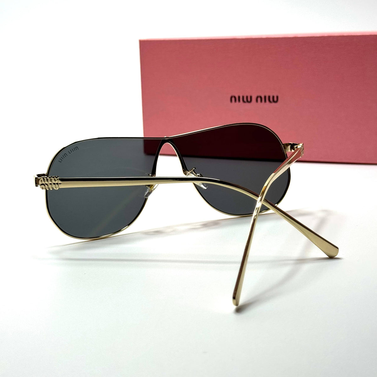 Miu Miu Aviator SMU64Z Gold Black women's sunglasses Lebanon - ChronoVault - view 4