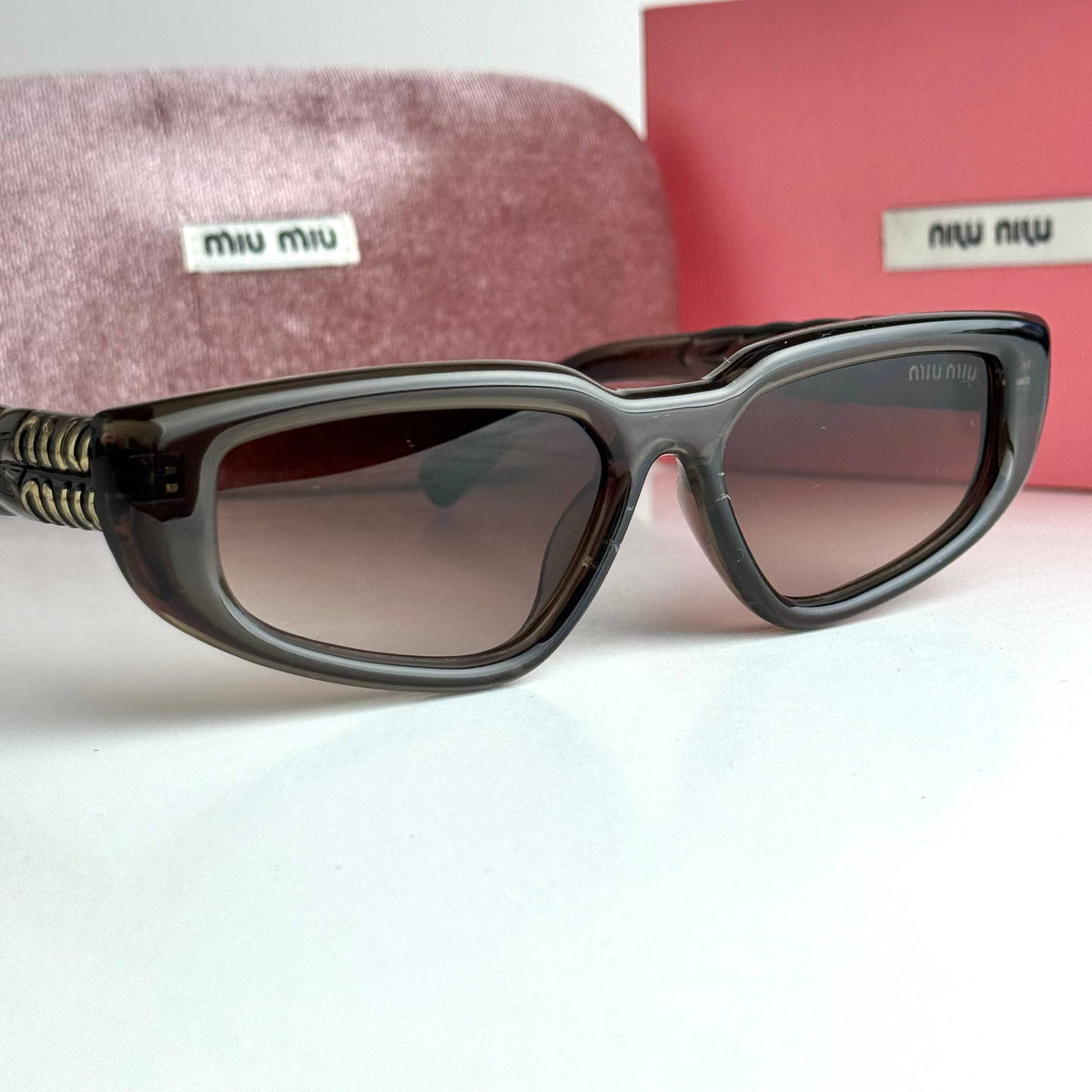 Miu Miu SMU19Z Brown gradient Sunglasses Front View Lebanon - ChronoVault - view 3