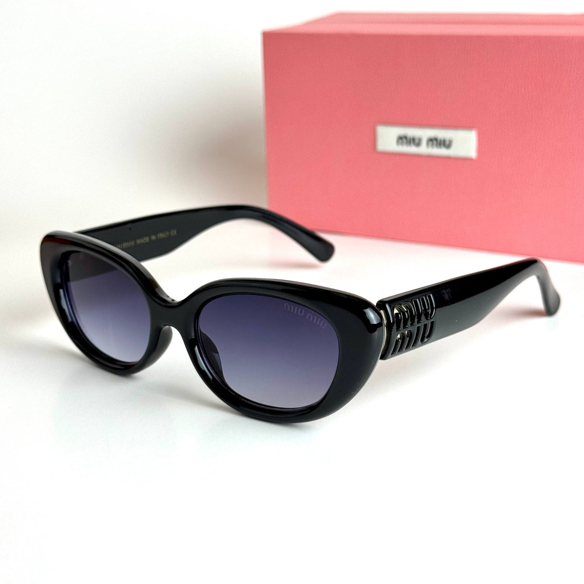 Miu Miu MU09ZS Black Blue Gradient Sunglasses Front View Lebanon - ChronoVault - view 3
