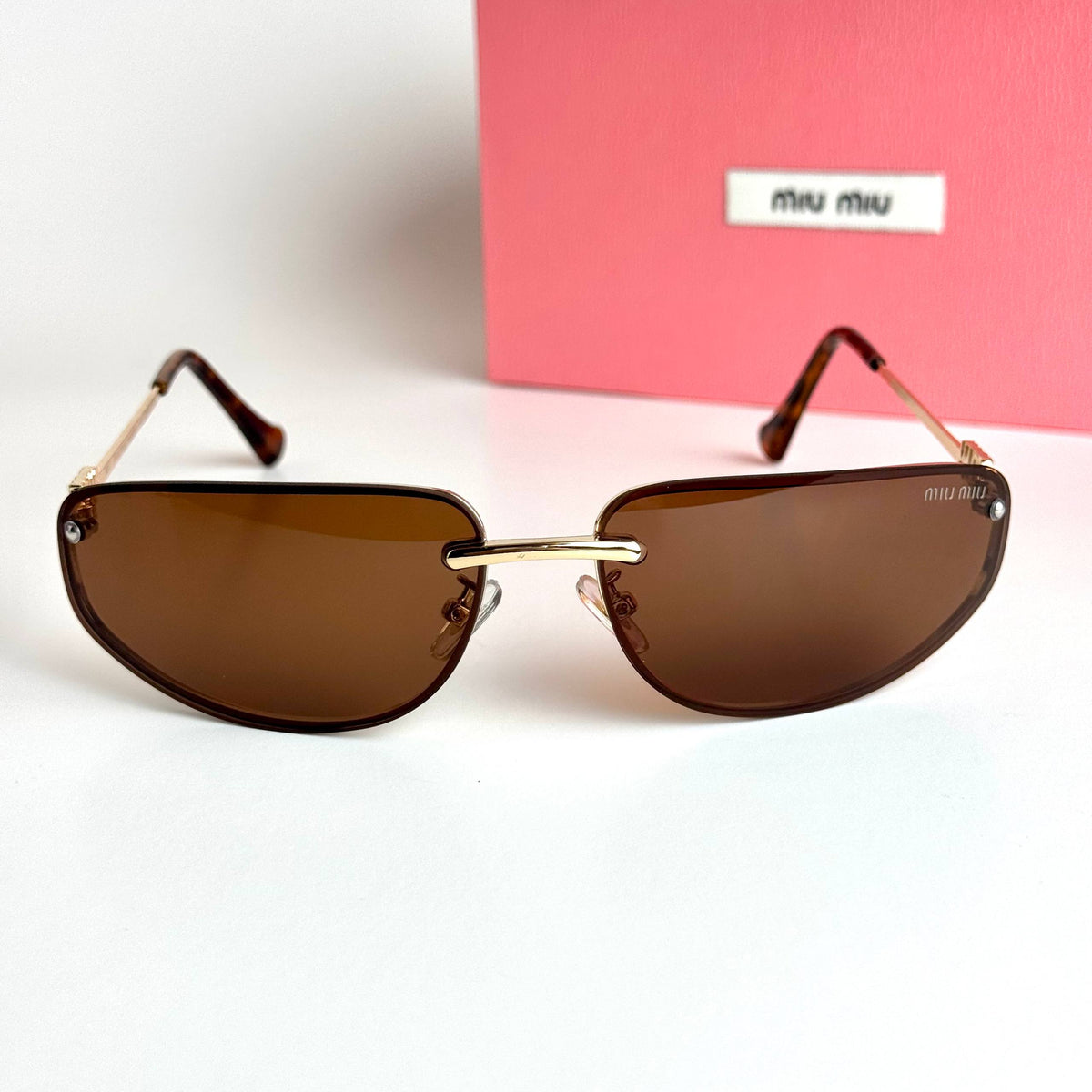 Miu Miu SMU73Z women's sunglasses Lebanon - Gold frame, Brown lenses - ChronoVault - view 5
