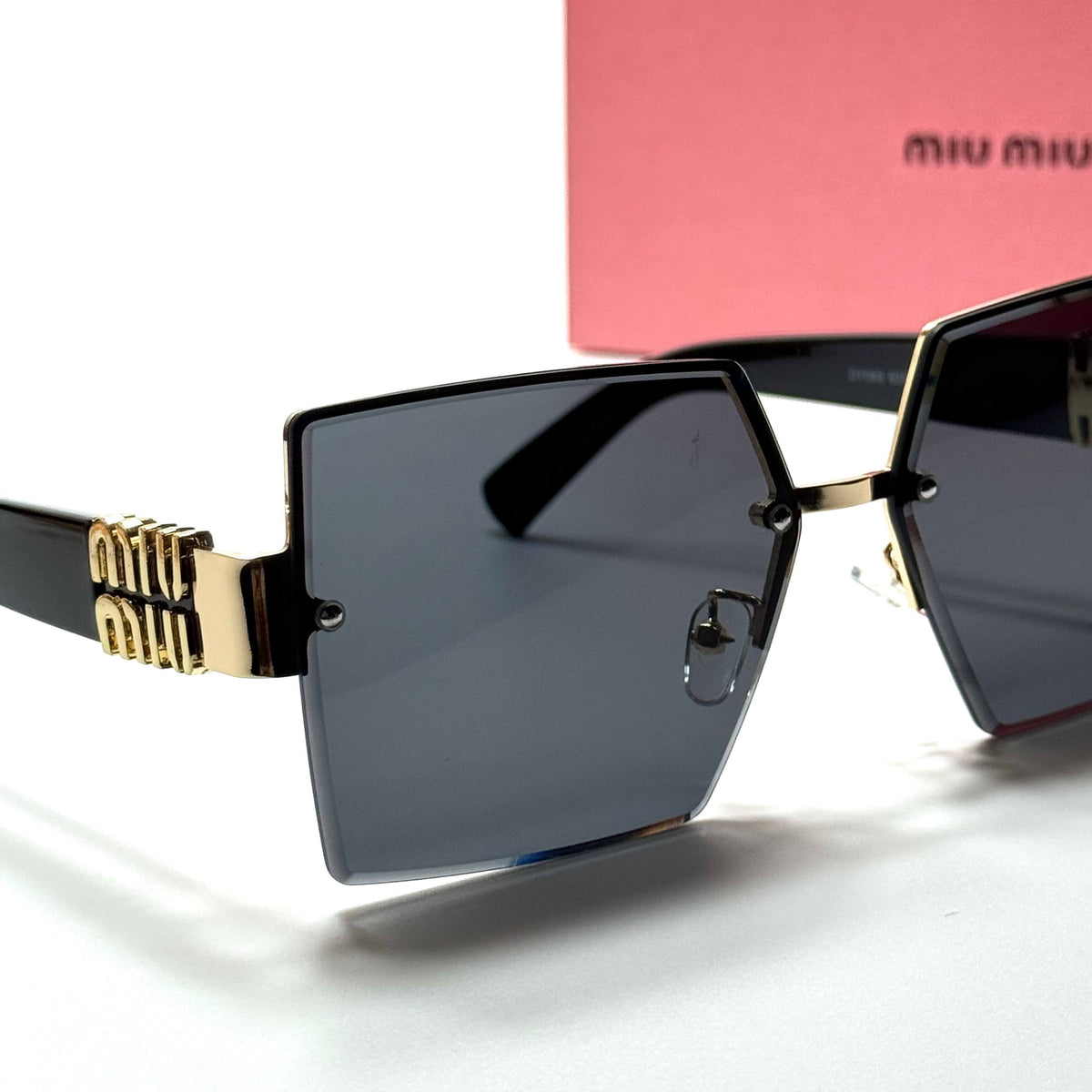 Miu Miu Square SMU67Z Gold Black women's sunglasses Lebanon - ChronoVault - view 2