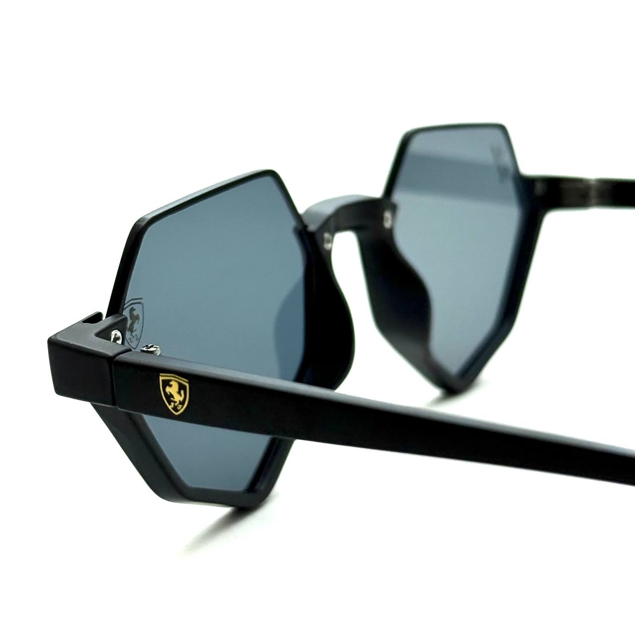 Ray-Ban Ferrari RB2140F – Black / Grey