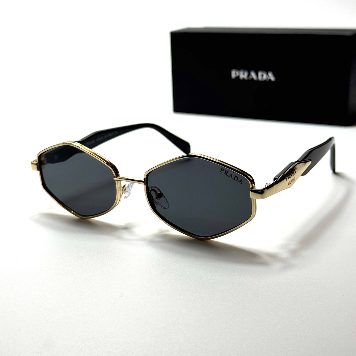 Prada Geometric PR4179 Gold Black women's sunglasses Lebanon - ChronoVault