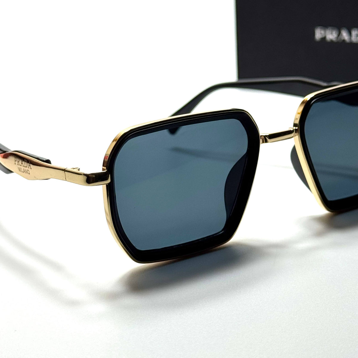 Prada PR48 Gold Black women's sunglasses Lebanon - ChronoVault - view 2