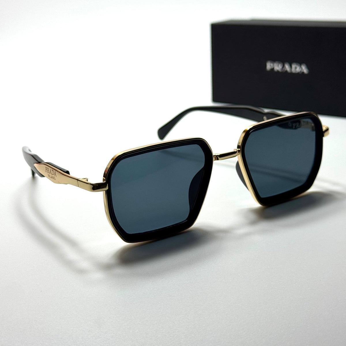 Prada PR48 Gold Black women's sunglasses Lebanon - ChronoVault - view 4