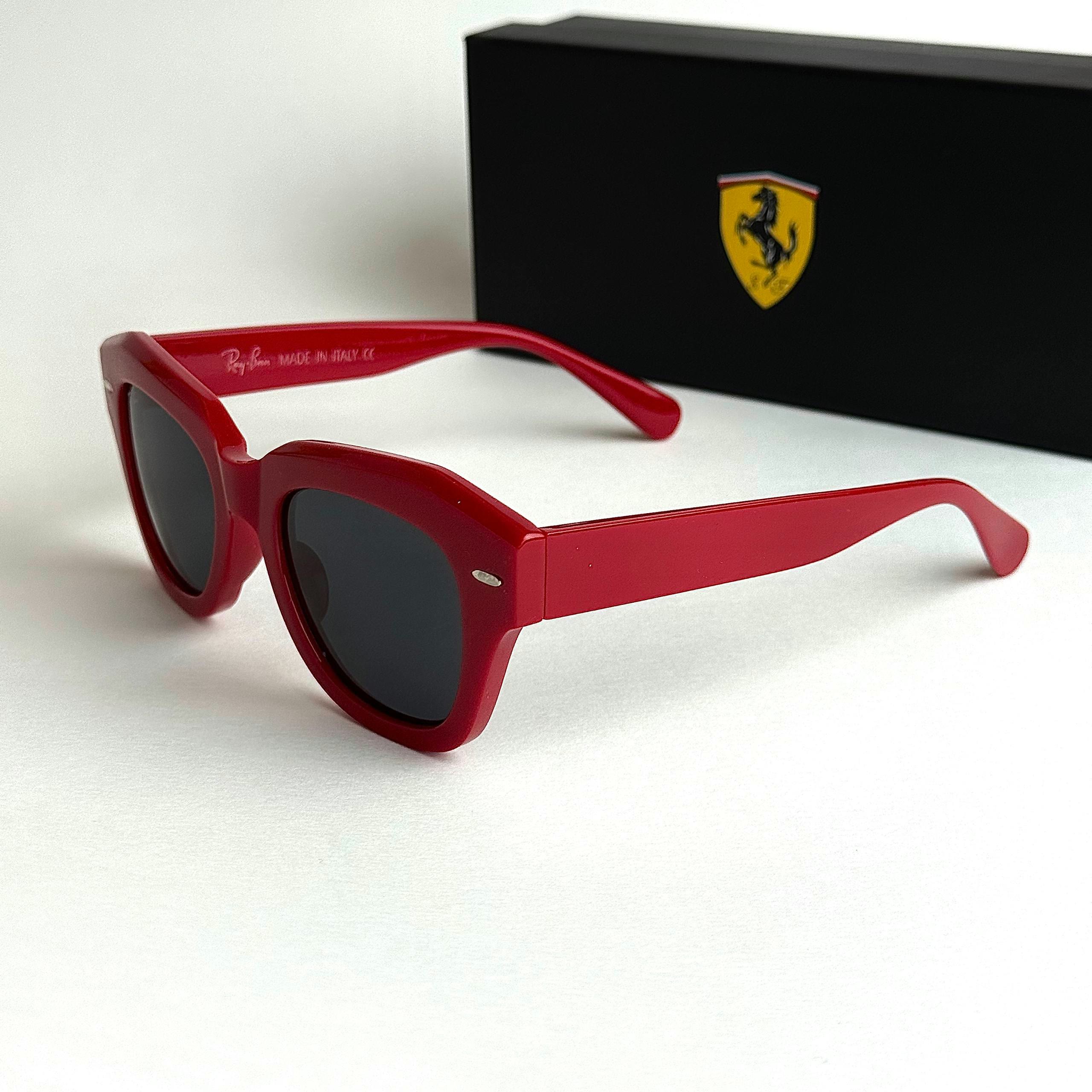 Ray-Ban Ray-Ban - Scarlet Red Classic Scarlet Red Classic women's sunglasses Lebanon - ChronoVault