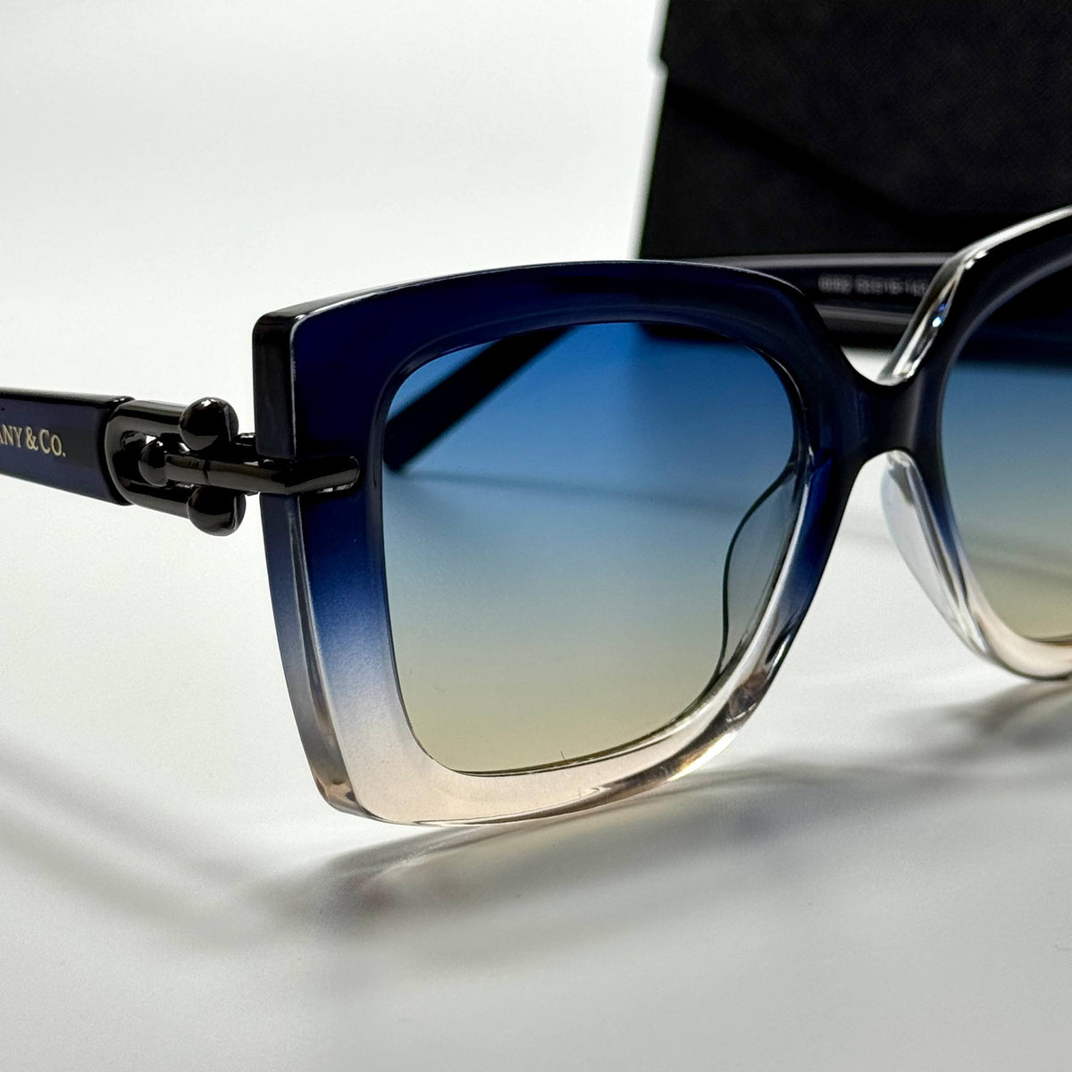 Tiffany & Co. Square TF5248 Blue Gradient women's sunglasses Lebanon - ChronoVault - view 3