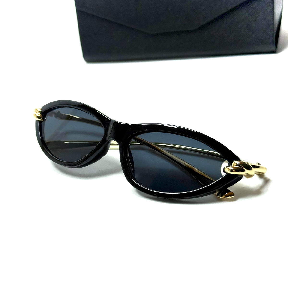 Cartier CT6389 Tiger Cat Eye women's sunglasses Lebanon - Black acetate frame, Dark Grey lenses - ChronoVault - view 3