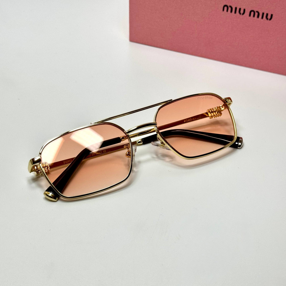 Miu Miu Rectangular SMU 54Y – Gold Pink Gradient women's sunglasses Lebanon - ChronoVault - view 3