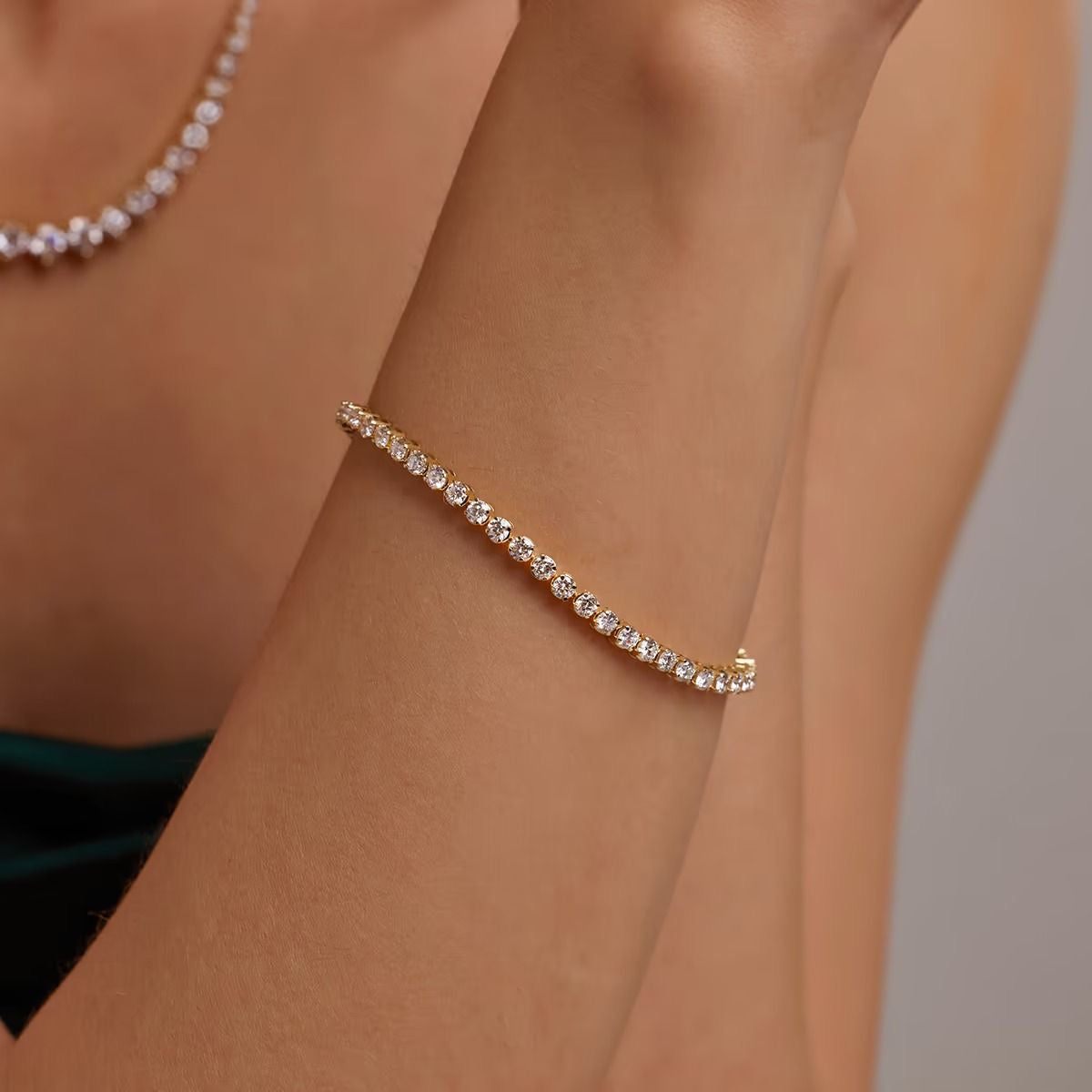 Premium Tennis Bracelet Gold - White Diamonds Detail Lebanon | ChronoVault