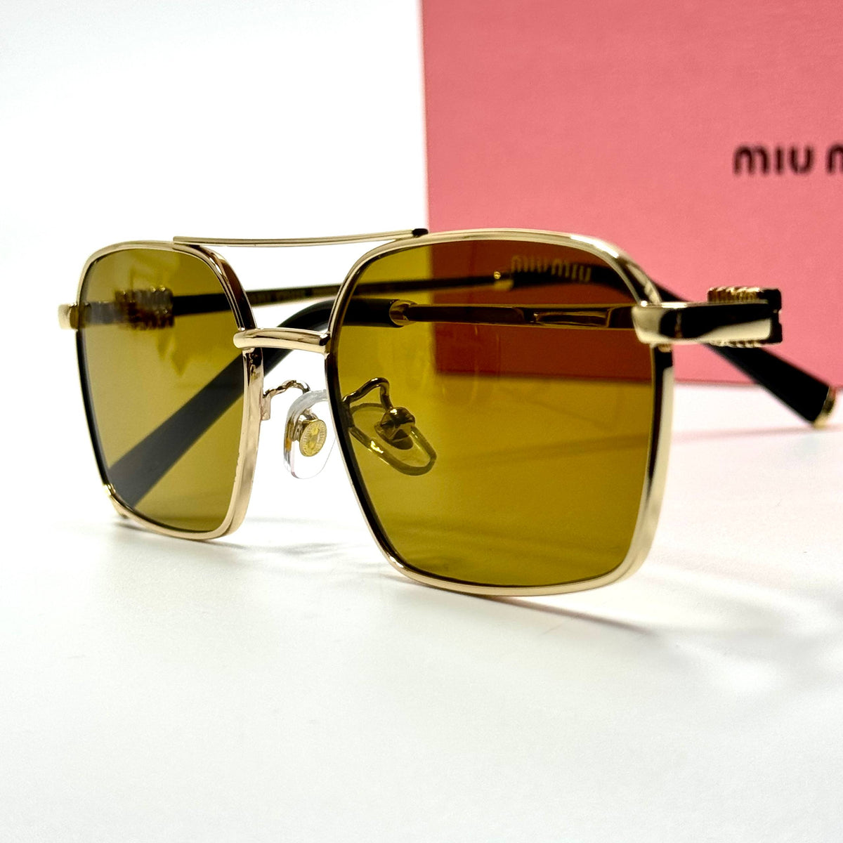 Miu Miu Rectangular SMU 54Y – Gold Yellow women's sunglasses Lebanon - ChronoVault - view 3