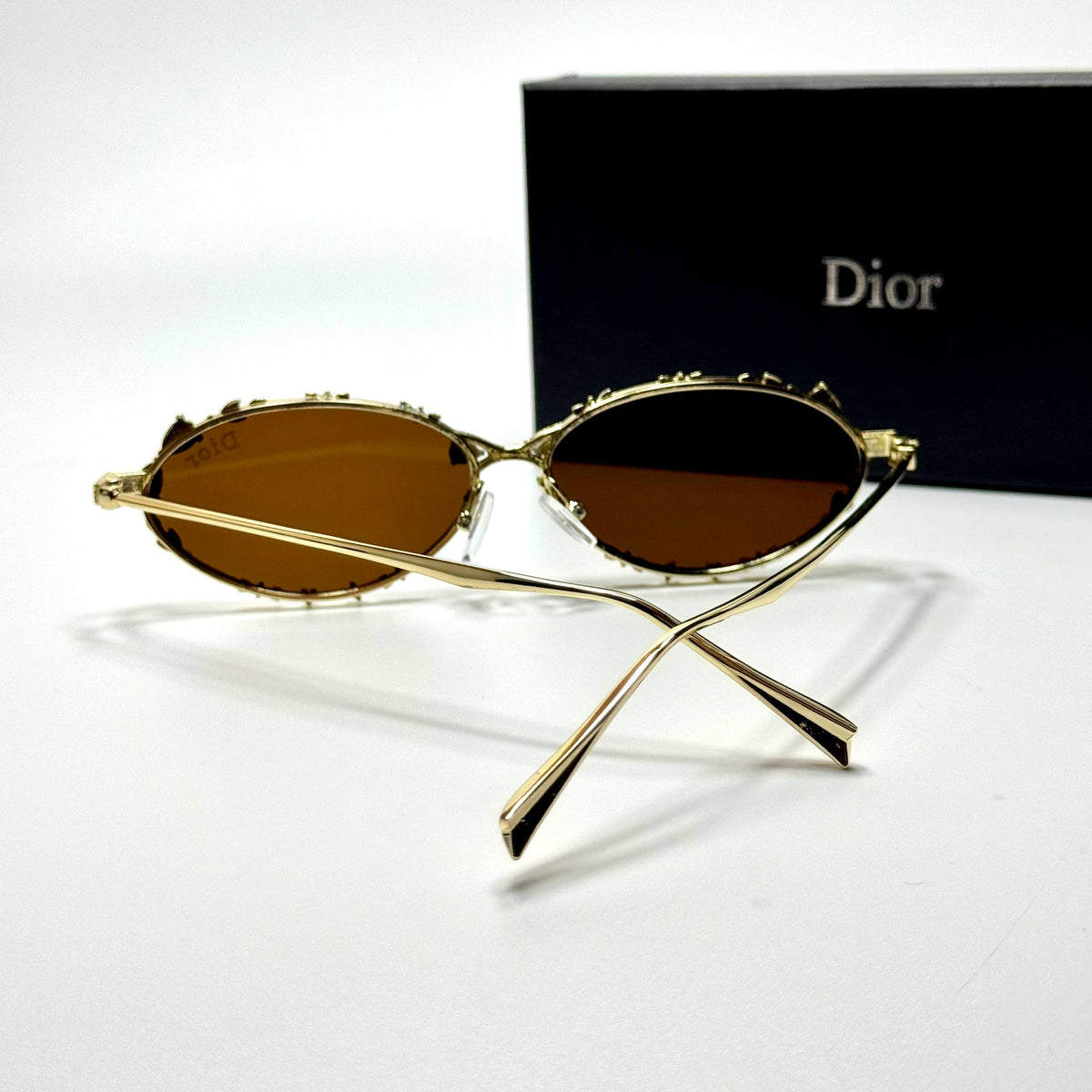 Dior Oval CD4012 Gold Brown women's sunglasses Lebanon - polished gold-tone metal frame, warm brown lenses - ChronoVault - view 4