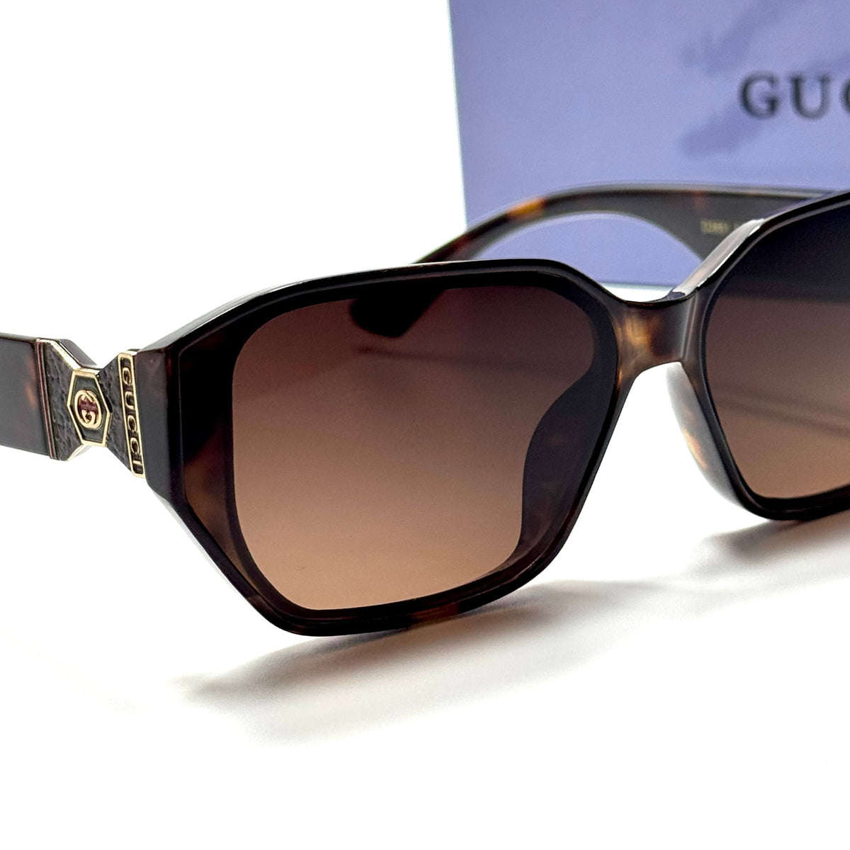 Gucci Eye-Cat GG1428S Tortoise Brown women's sunglasses Lebanon - tortoise brown with gold-tone gg temple detailing frame, brown gradient lenses - ChronoVault - view 2