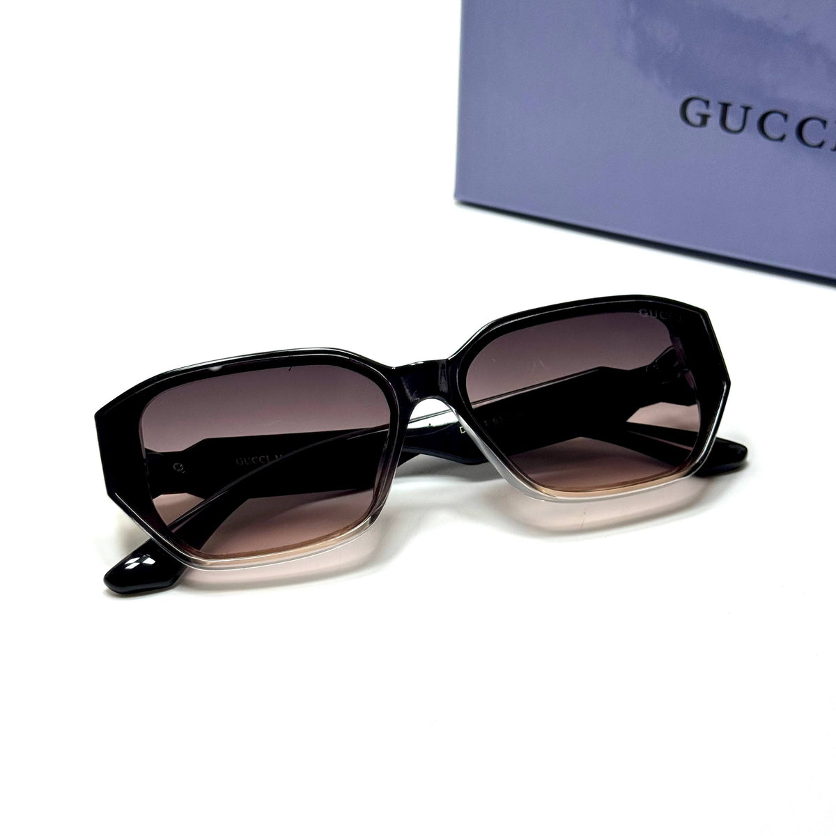 Gucci Square GG1421S Black Brown Gradient women's sunglasses Lebanon - glossy black with gold-tone temple detailing frame, brown gradient lenses - ChronoVault - view 3