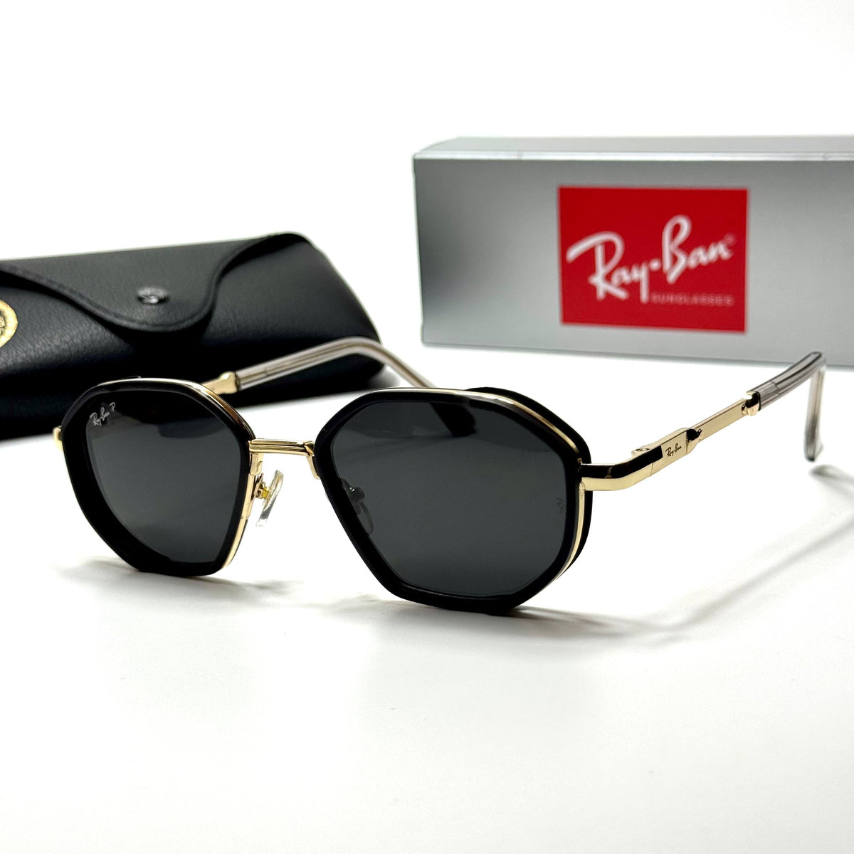 Ray-Ban Geometric RB3765 Black Gold Grey unisex sunglasses Lebanon - glossy black with gold-tone detailing frame, dark grey lenses - ChronoVault