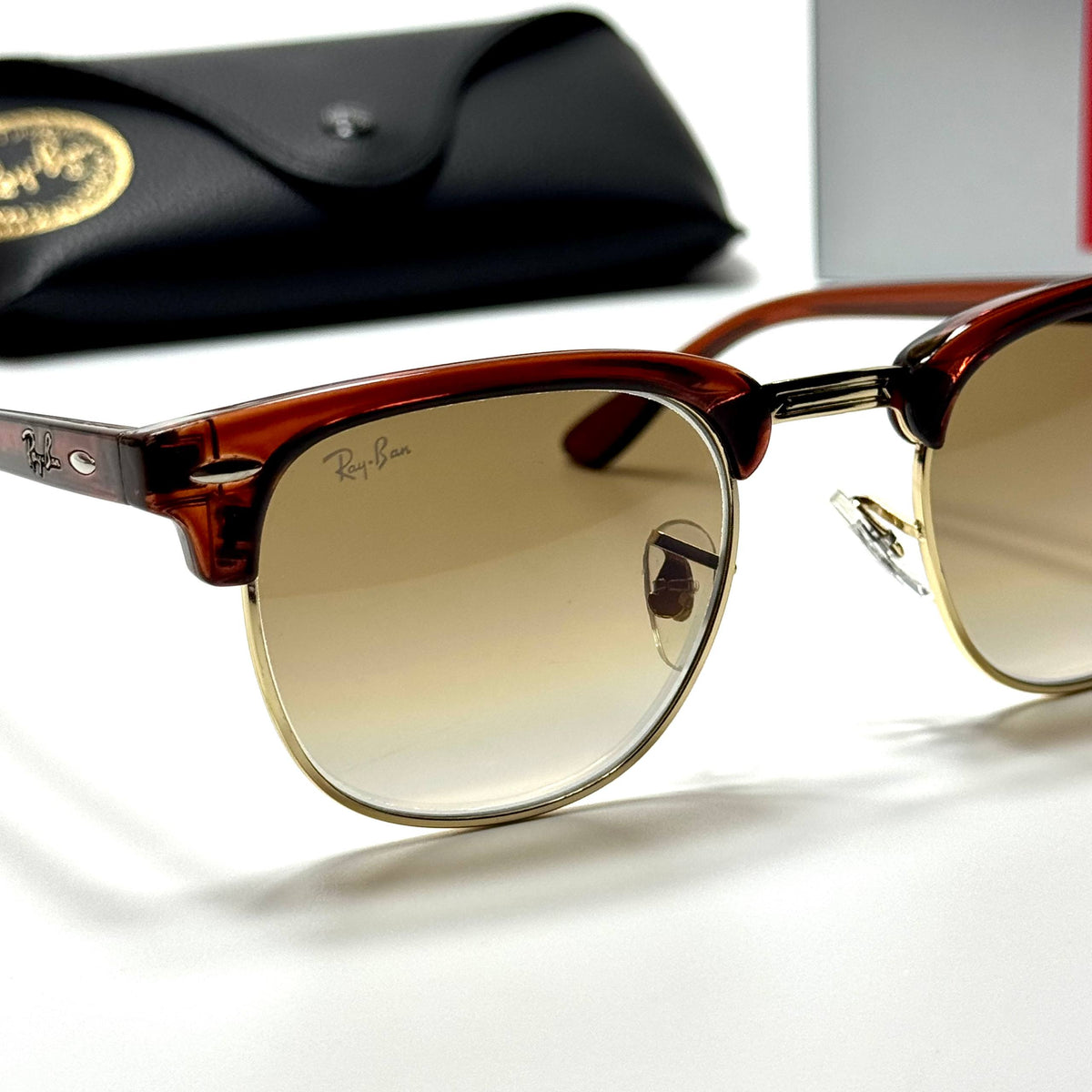 Ray-Ban Clubmaster RB3016 Gold Brown unisex sunglasses Lebanon - brown with gold metal detailing frame, brown gradient lenses - ChronoVault - view 2