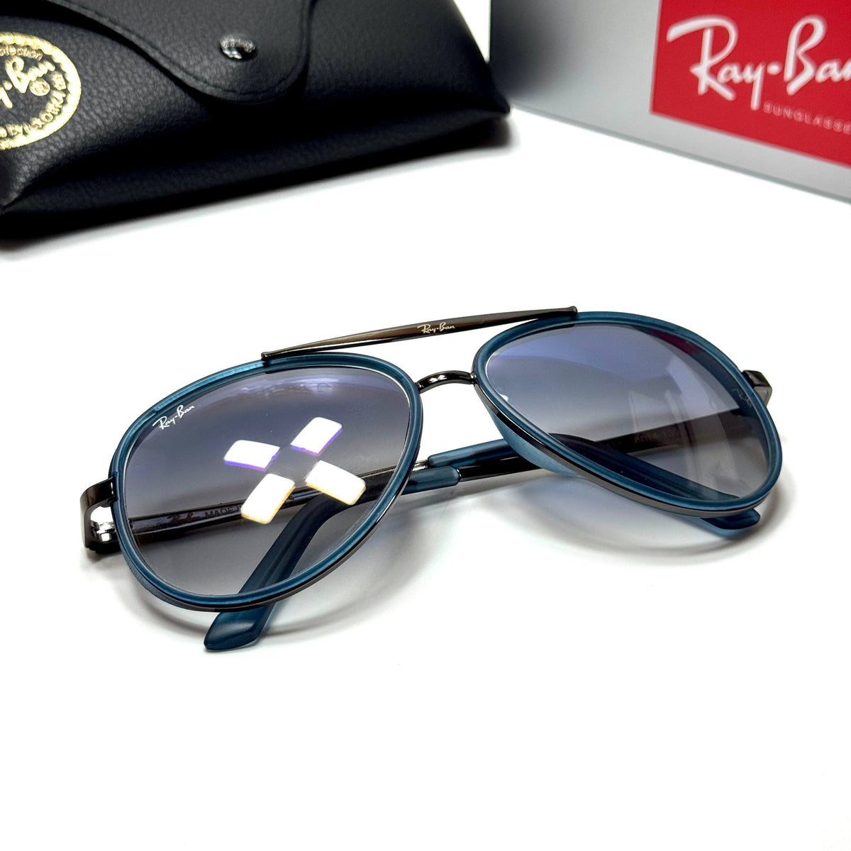 Ray-Ban Aviator RB3728 Blue Gradient unisex sunglasses Lebanon - blue with dark metal detailing frame, blue gradient lenses - ChronoVault - view 3