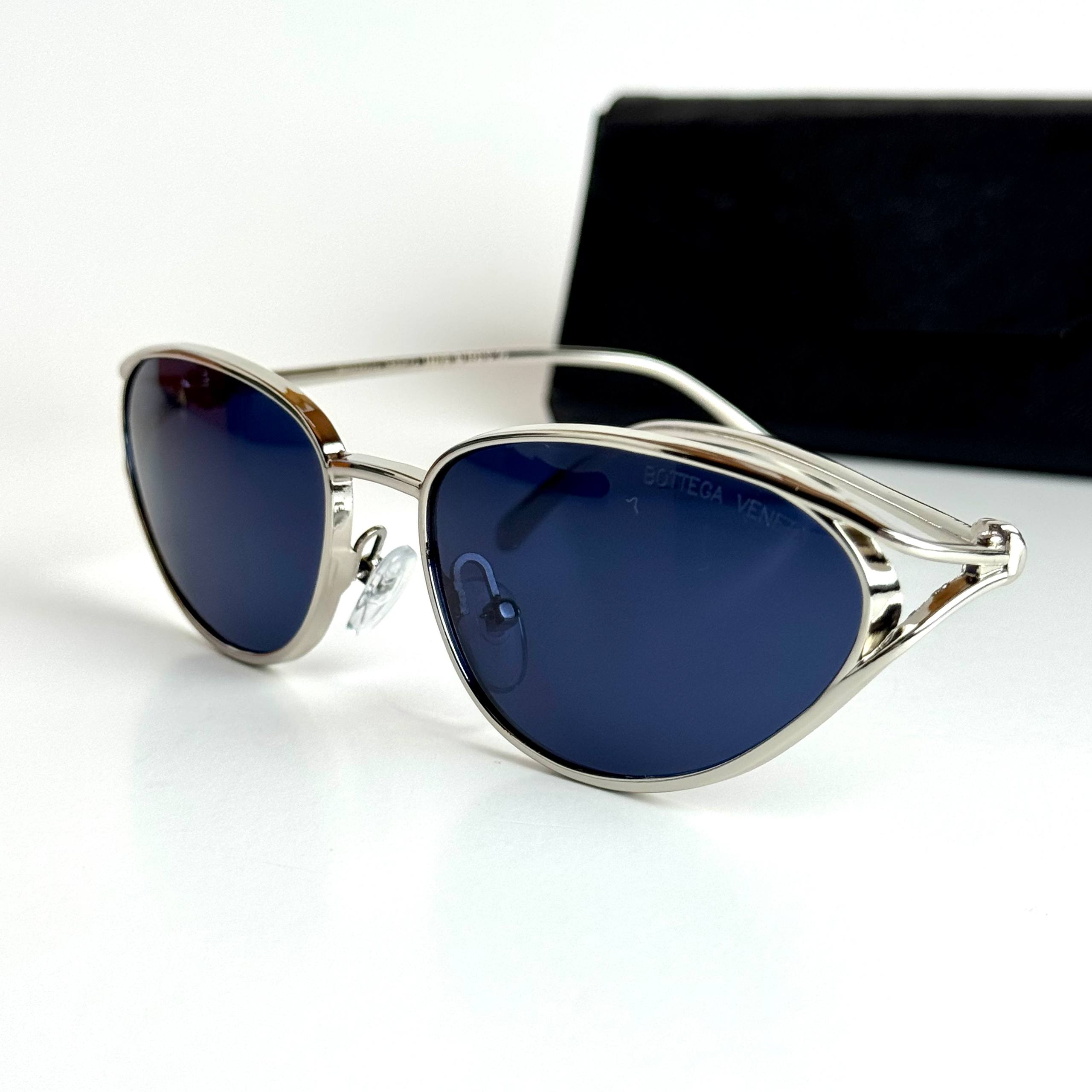 Bottega Veneta Oval - Silver Black