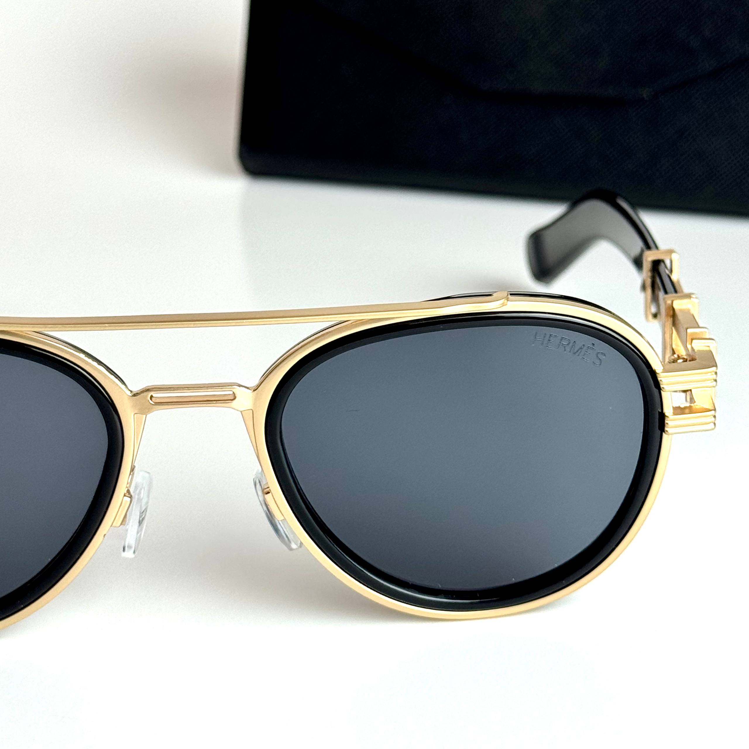 Hermès Round H08S Gold Black Sunglasses Lifestyle Lebanon - ChronoVault
