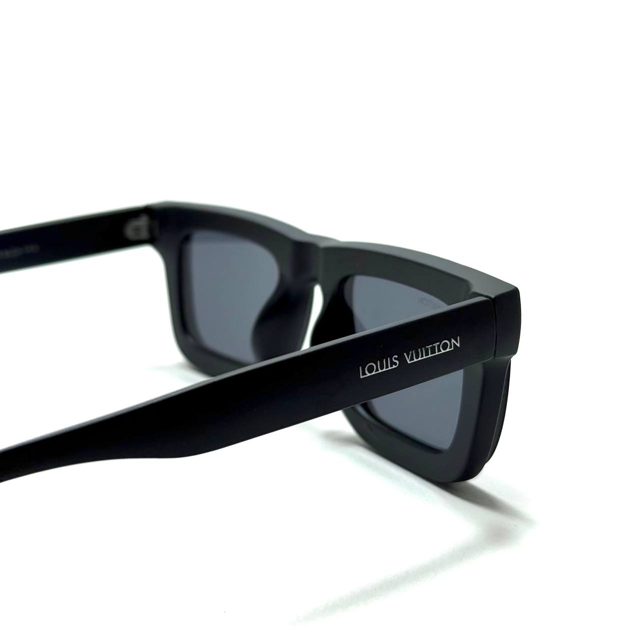 Louis Vuitton Tank Full Black Sunglasses Side View Lebanon - ChronoVault